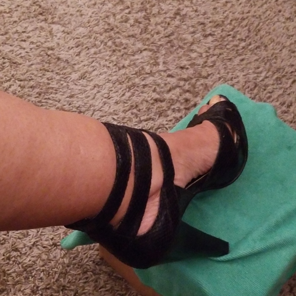 Black shoes leather snake skin pattern